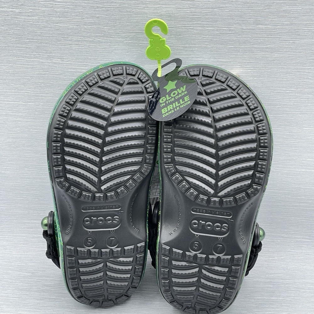 Crocs Wicked Elphaba Men's 5 Women's 7 Classic Clogs Limited Edition For Good - Picture 13 of 14